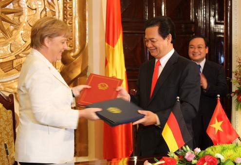 12h, quan hệ Việt - Đức chính thức bước sang một trang mới - Đối tác chiến lược vì tương lai.